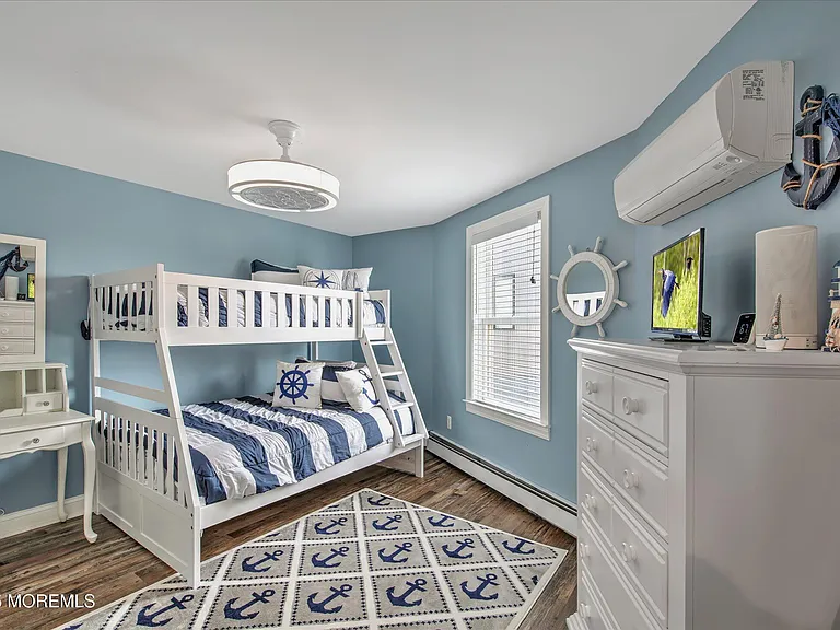 424 E Longport Ave — Photo 32