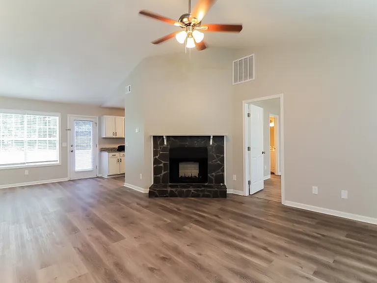 4961 Hampstead Ln — Photo 5
