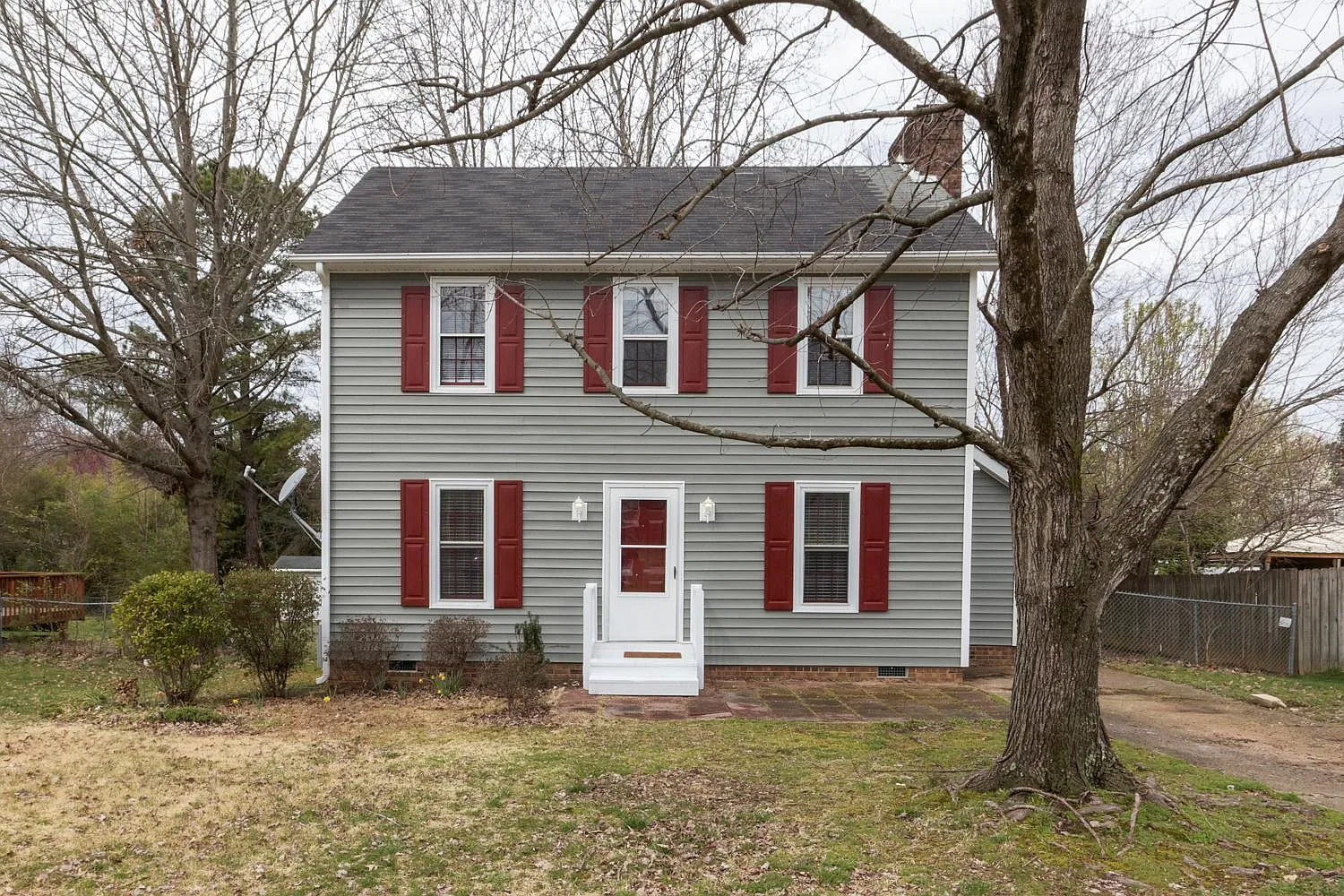 3 bed, 2.0 bath, 1525 sqft, $1,900 — Photo 1