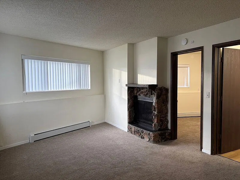 907 W 27th Ave #5