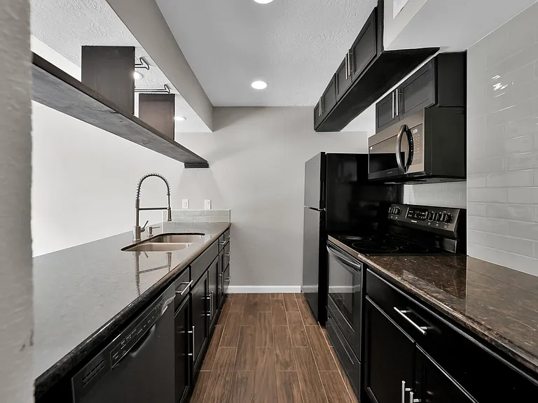12311 Glenview Dr — Photo 11