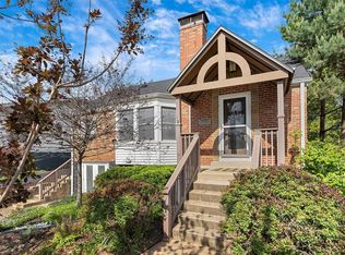 1384 N Berry Rd, Saint Louis, MO 63122