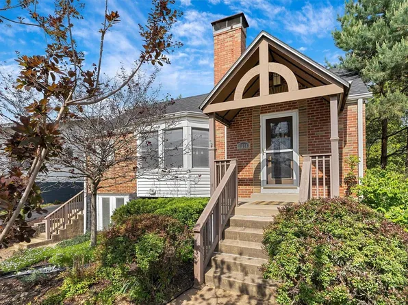 1384 N Berry Rd, Saint Louis, MO 63122
