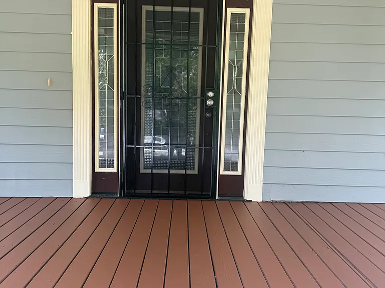 907 Crew St SW — Photo 3