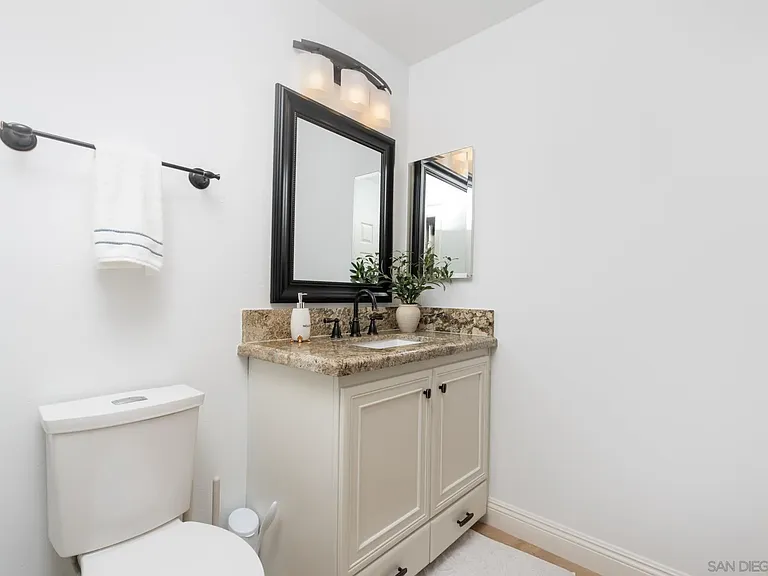 241 S Sierra Ave — Photo 17
