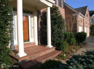 2870 Franklin Oaks Dr, Herndon, VA 20171