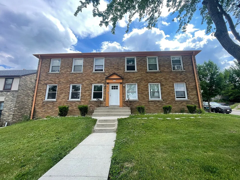 5431 W Greenfield Ave. (4 Unit)
