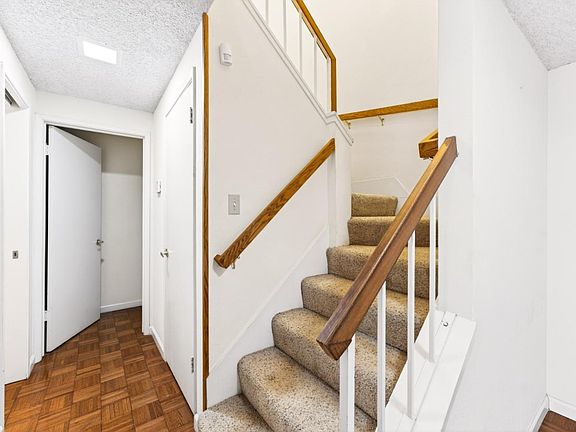 3rd image of 22821 Longdown Rd