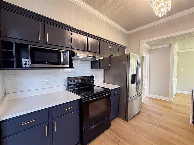 3 bed, 2.0 bath, 1130 sqft, $1,900 — Photo 2