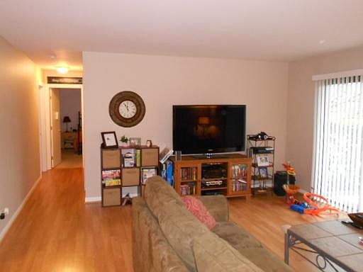 5th image of 711 Tipperary Ct APT 1B