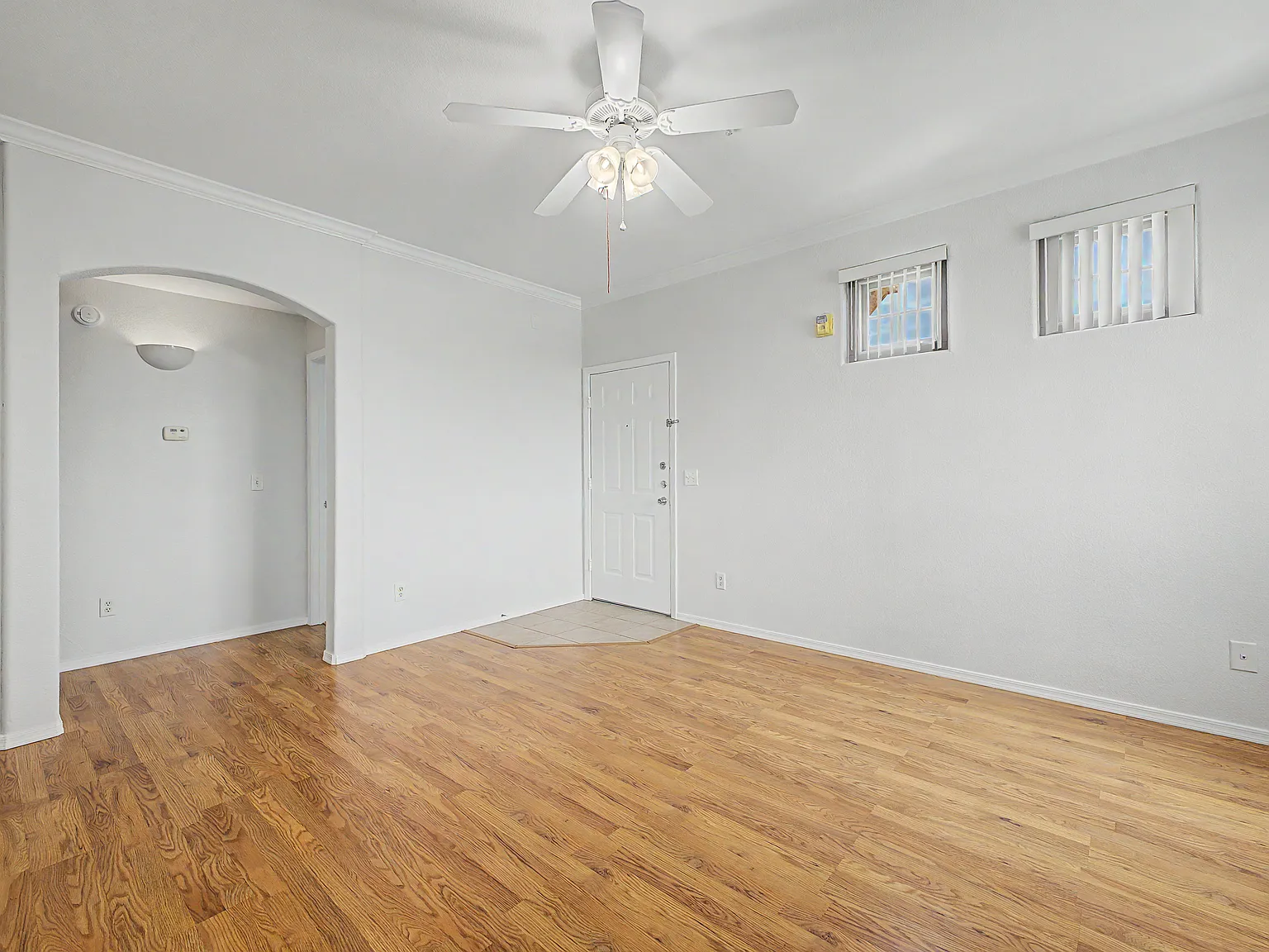 2 bed, 1056 sqft, $1,700 — Photo 4