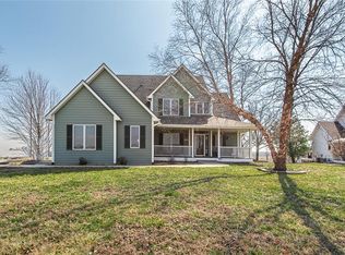 209 Signal Ridge Dr, Baldwin City, KS 66006