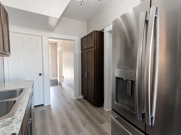 2225 Bensonia Ave — Photo 5