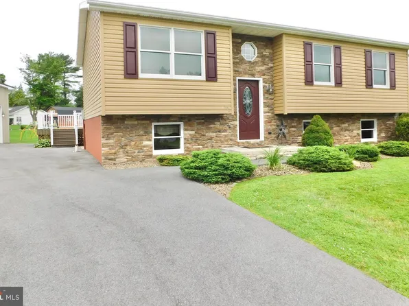 102 Alpine Dr, Altoona, PA 16602
