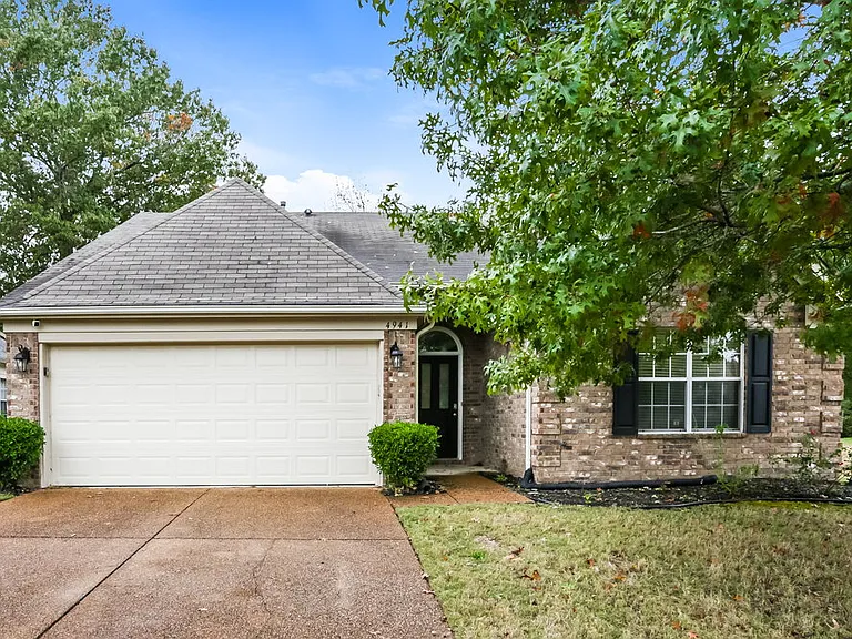 4941 Wemberley Dr — Photo 1