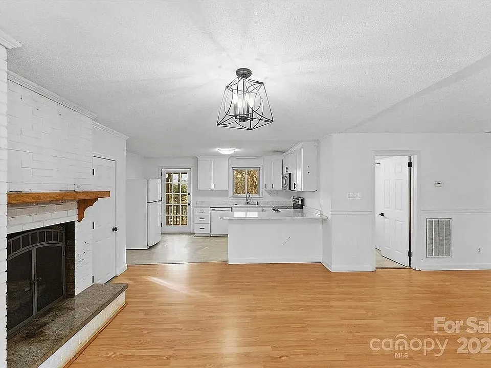 1051 Cox Mill Rd