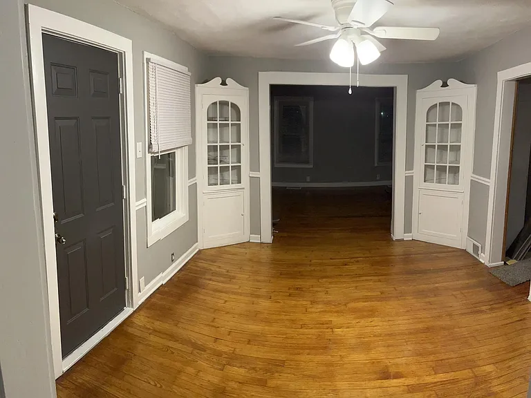 302 Main St — Photo 5