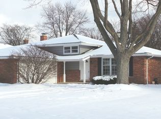 7625 Rohrer Dr, Downers Grove, IL 60516