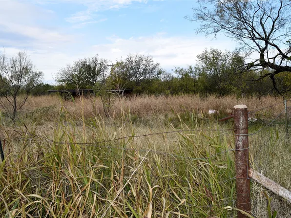 1000 Vale St, Coleman, TX 76834