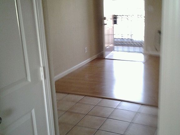 4th image of 1017 H St APT 17