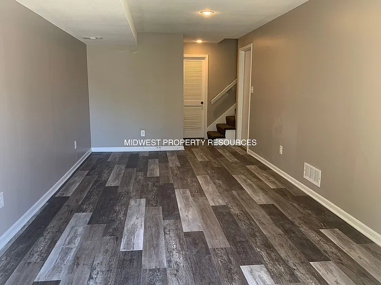 202 NW Market Pl #B — Photo 13