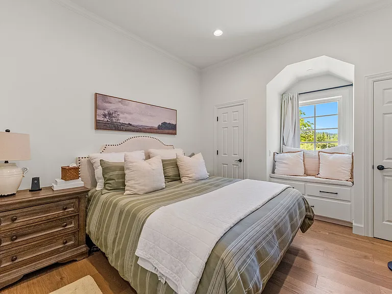 upper guest bd/carriage house