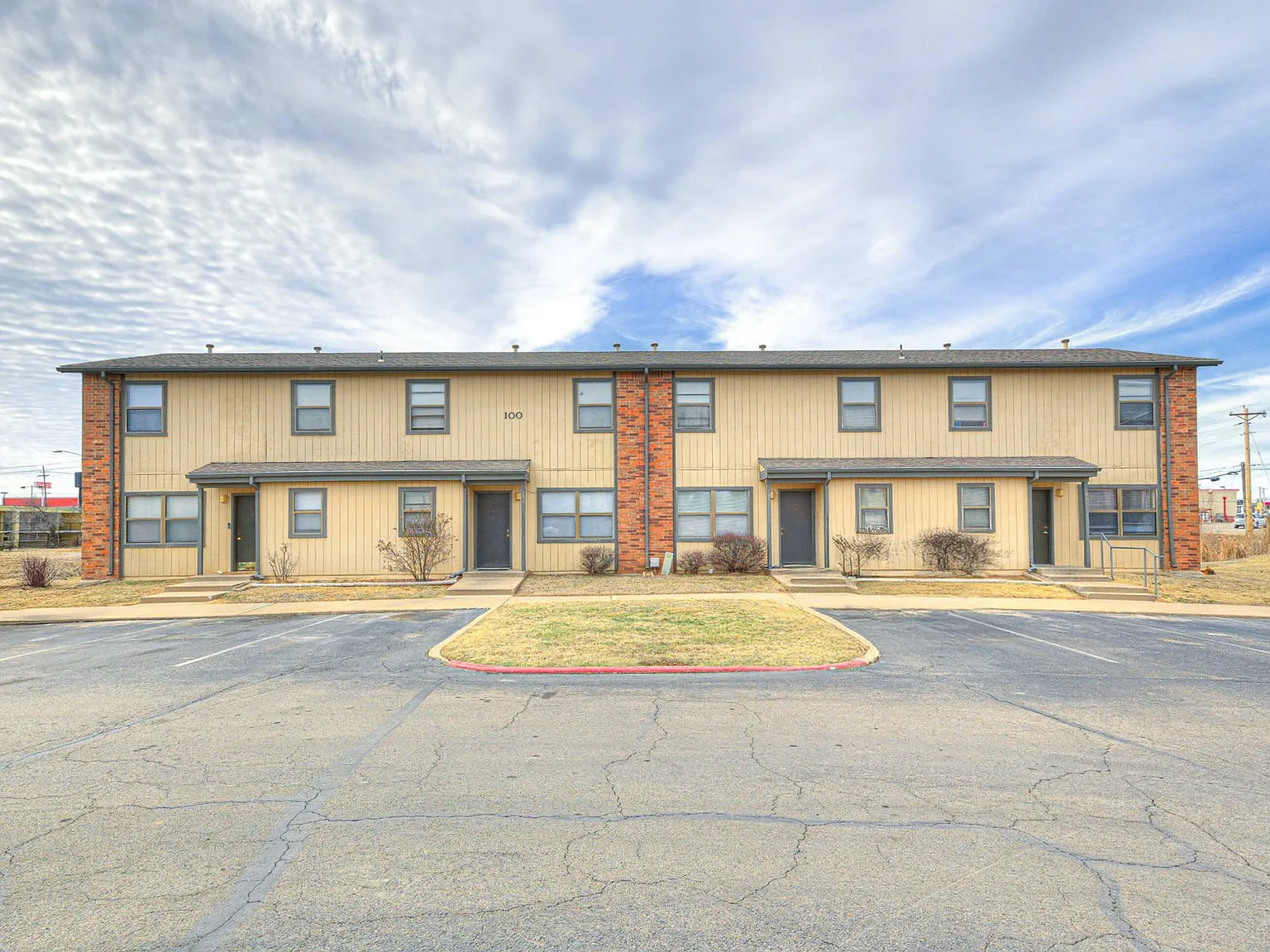 East Terrace Apts — Photo 1
