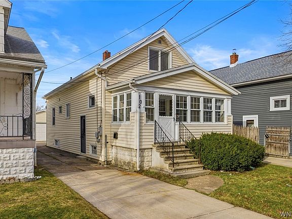 2nd image of 102 Rosedale St