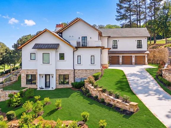 2nd image of 645 River Knoll Dr SE
