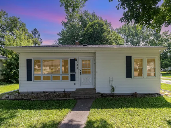 203 3rd St SE, Montgomery, MN 56069