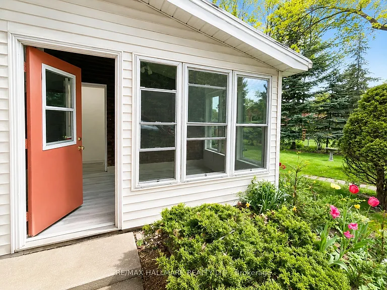 162 Wishing Well Dr #BASEMENT — Photo 2