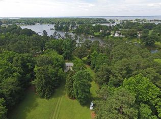 167 Chases Cove Ln, Irvington, VA 22480