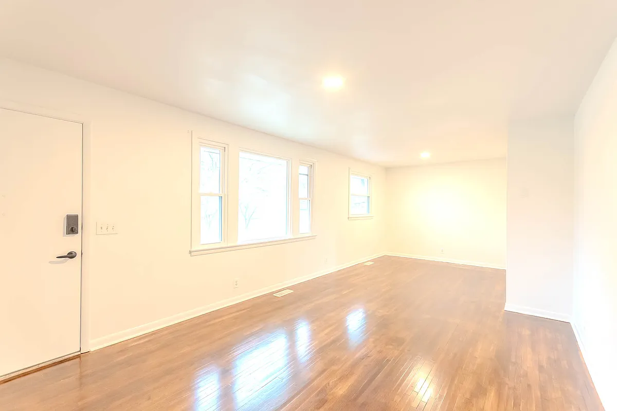 Building Photo - 567 Valleywood Dr
