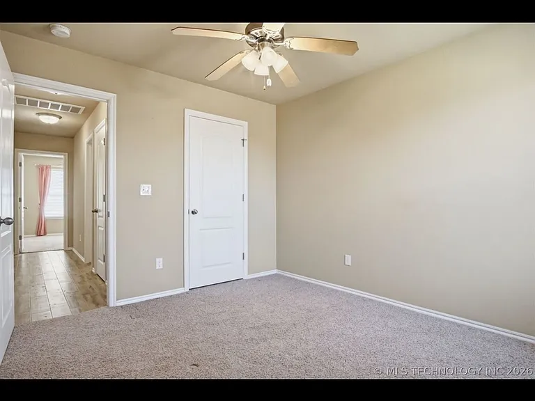 605 E Linden Ln — Photo 20