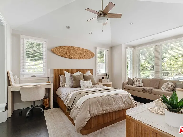 356 E Rustic Rd — Photo 26