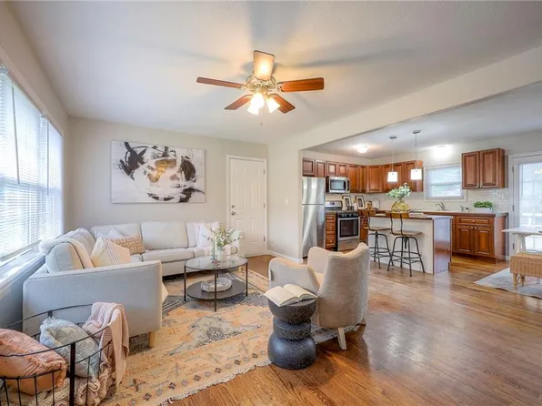 11402 Spruce Ave, Kansas City, MO 64137