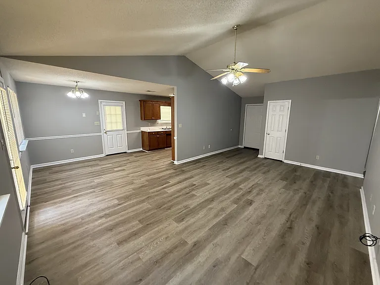 367 Templeton Dr — Photo 15