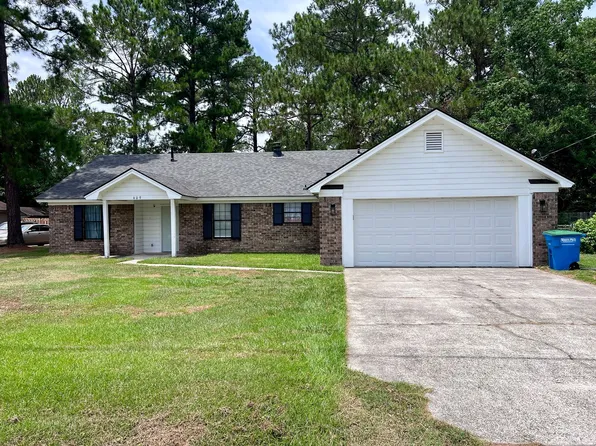 409 Oak St, Bloomingdale, GA 31302