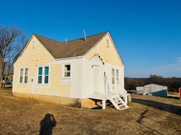 1519 S Underwood, Yale, OK 74085