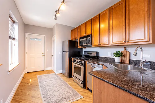 2753 W Melrose St #1 Photo 1