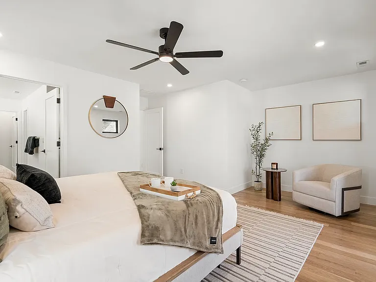3244 N Franklin St — Photo 11