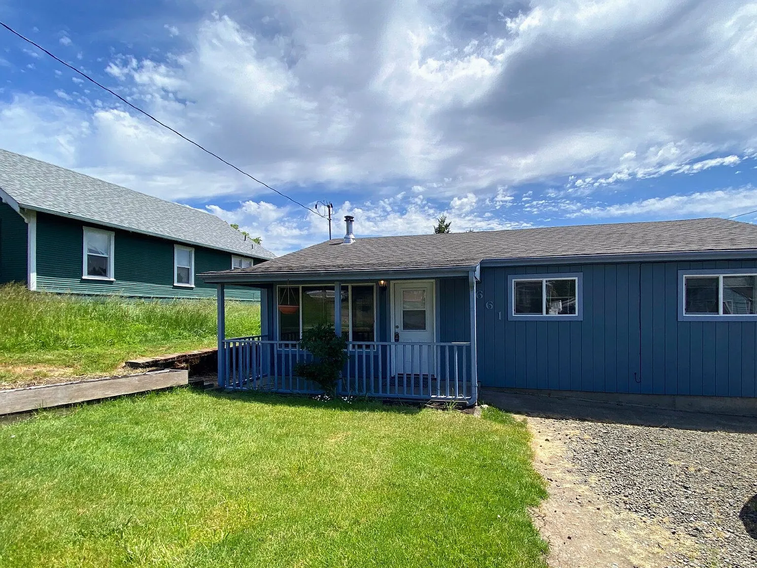3 bed, 1.0 bath, 1008 sqft, $1,600 — Photo 2