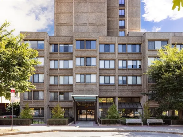 1731 Beacon St APT 1010, Brookline, MA 02445