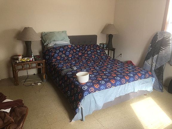 FRONT BEDROOM