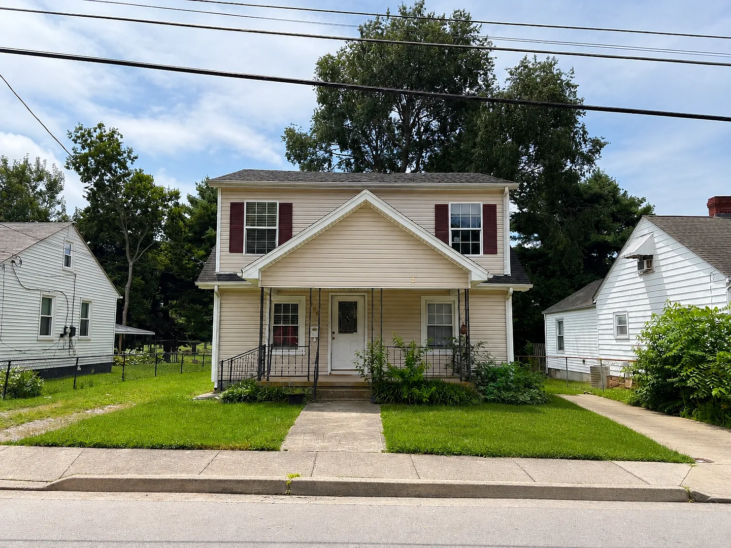 5 Bedroom Available for Pre Lease! — Photo 1