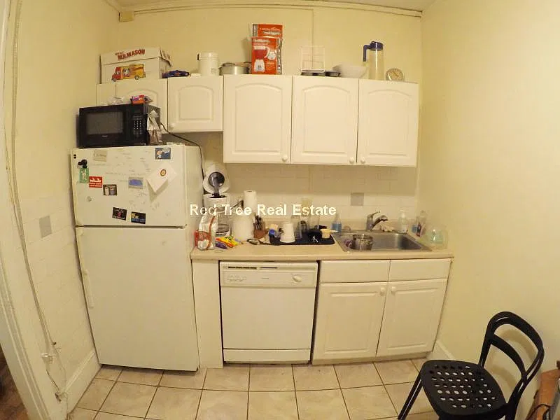 3 bed, 920 sqft, $4,500 — Photo 4