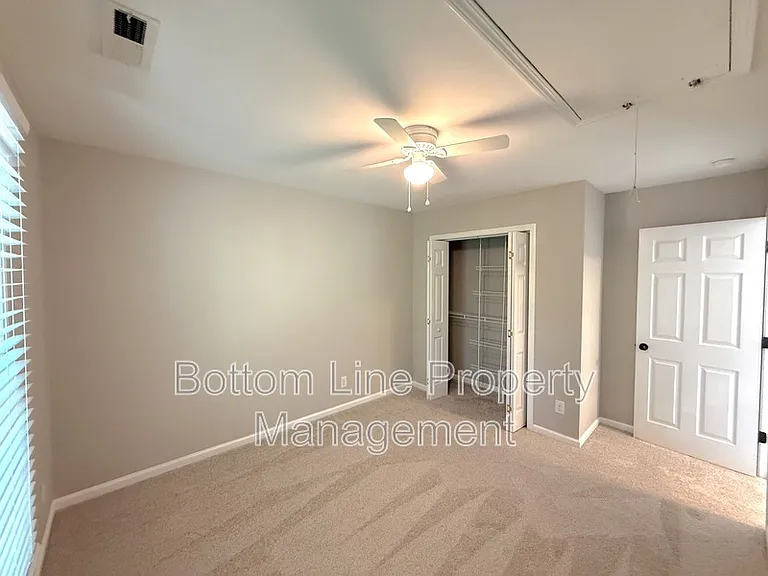 2321 Heathershire Ln — Photo 18