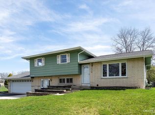 6205 Puffer Rd, Downers Grove, IL 60516