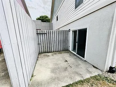1 bed, 1156 sqft, $1,395 — Photo 2