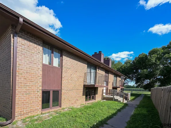 4228 Huntington Ave, Lincoln, NE 68504